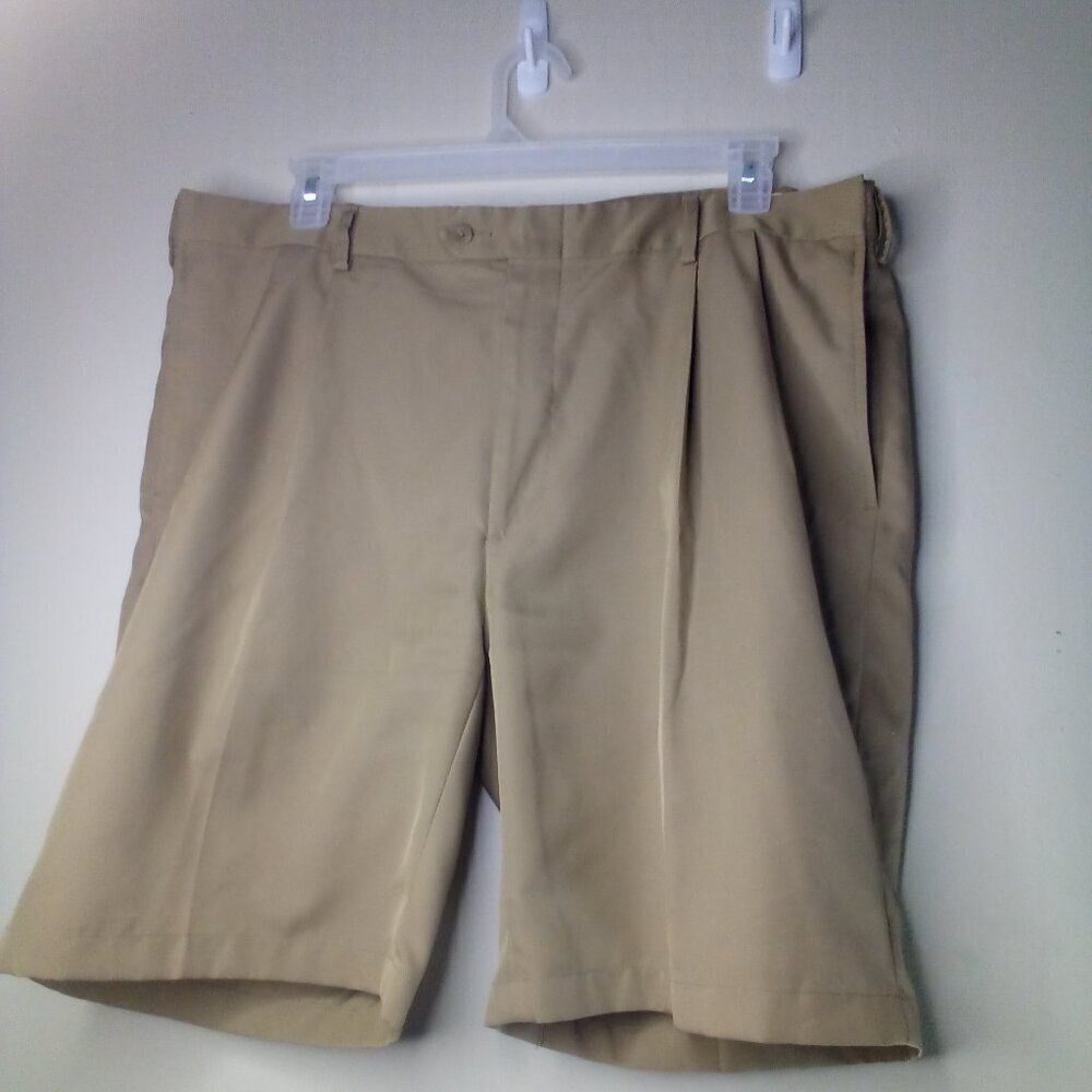 Jos A Bank Traveler Shorts Men 40 Casual Khaki Tan